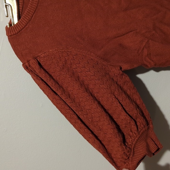 Marked‎ sweater small - Picture 3 of 9